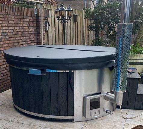 DELUXE FIBERGLASS WOODEN HOT TUB Eco Wood Hut