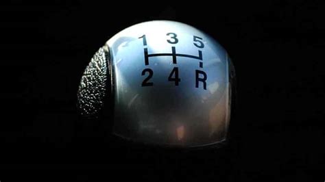how to shift a manual car