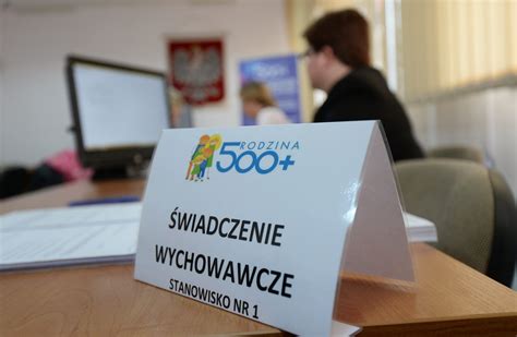 Piątek to ostatni dzień na złożenie wniosku o świadczenie 500 plus Blaber