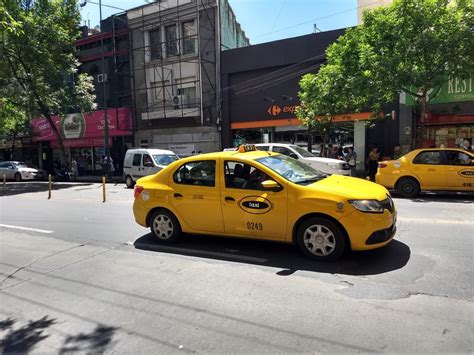 Este viernes aumentó la tarifa de taxis y remises en Córdoba El