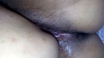 Lamiendo un jugoso coño XVIDEOS