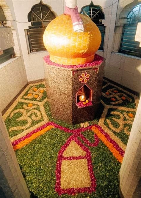 Different Decorations Dedicated To Mahadev Were Done In Shiv Mandir