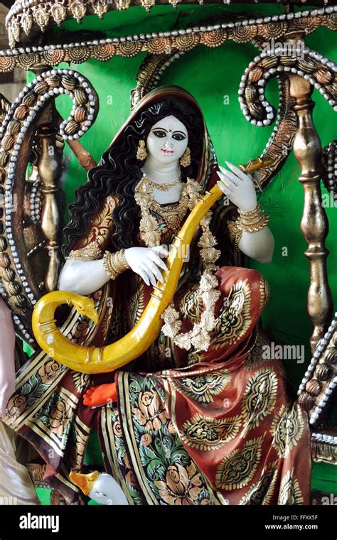 Top 999+ images of goddess saraswati devi – Amazing Collection images ...