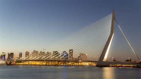 Download wallpaper: Erasmus bridge 2880x1620