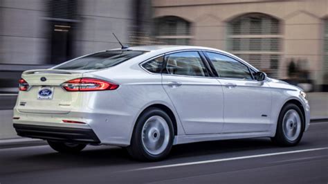 2020 Ford Fusion Review