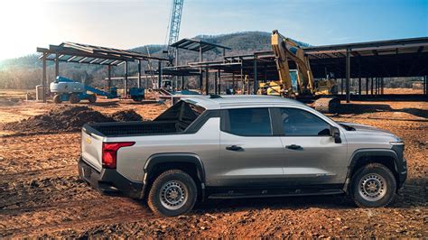 2024 Chevy Silverado EV: More An Electric Avalanche Than A Work Truck ...