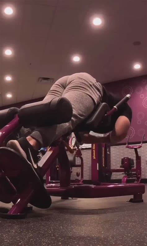 Athlete Bodybuilder With A Phat Ass ThisVid