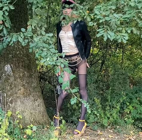 ExhiBP U B L I C En Pute Sur Un Parking En Foret Nude Pics XHamster