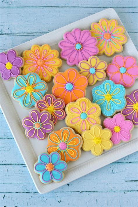 Merry Brides — How To Make Flower Sugar Cookies