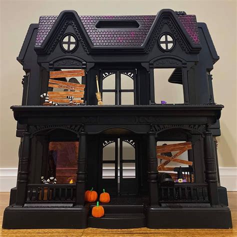 Halloween dollhouse | Haunted dollhouse, Diy dollhouse, Halloween ...