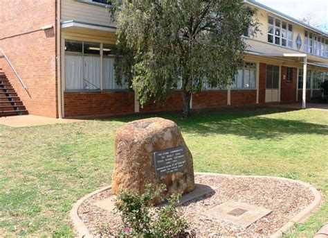 Centenary of Middle Ridge State School | Monument Australia