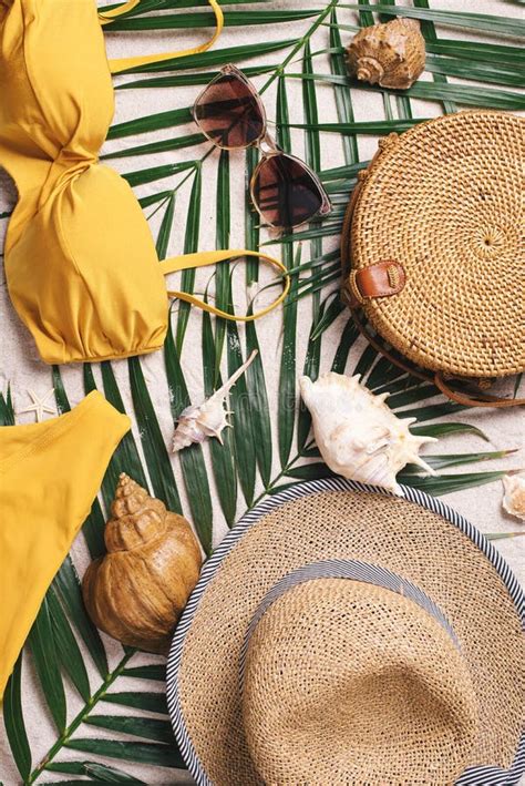 Accessoires De Plage Pour Femmes Maillot De Bain Bikini Sac En Rotin Chapeau De Paille