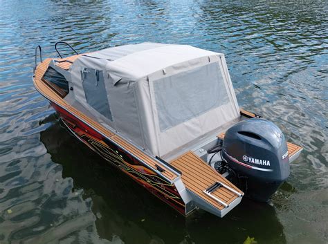 Моторная лодка Салют-585HT: цена, характеристики, купить с завода