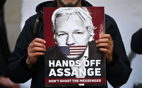 Assange dice que su entrega a EU por delitos políticos viola el tratado