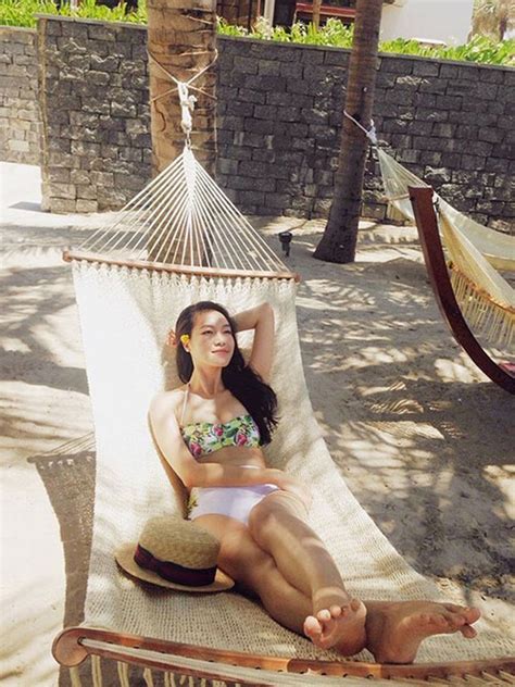 Nh Ng Khu N H Nh Bikini Sau Ng Quang C A Hoa H U Vi T