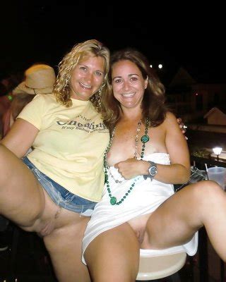 Mature Up Skirt Sluts Mainly Pantie Less Porn Pictures Xxx Photos Sex Images Pictoa