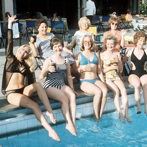 7 Hot Sexy Doris Speed Bikini Pics