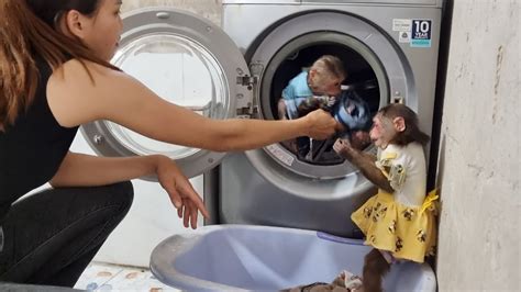 Mimi Kuku Helps Mom Wash Clothes YouTube