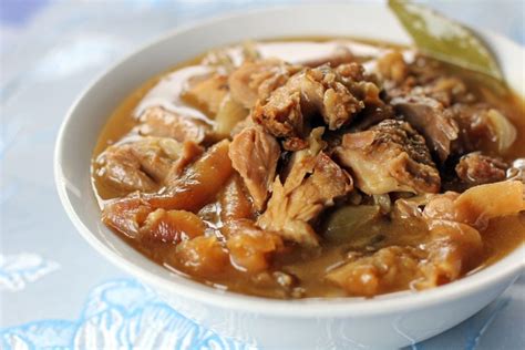 11 Delicious Leftover Lechon Recipes - Ang Sarap