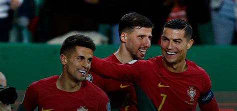 Portugal Entra A Ganhar Na Corrida Ao Euro Ao Golear Em Casa O