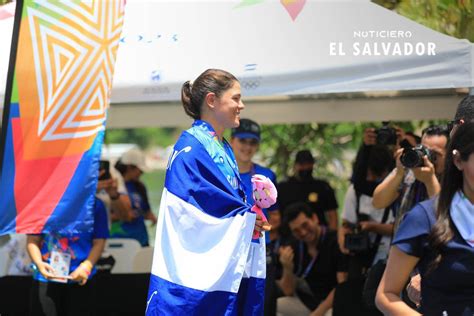 Noticiero El Salvador On Twitter La Atleta De Remo Adriana