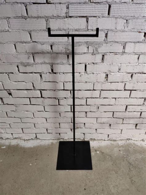 Указатель (стойка навигации) в аренду - Аренда мебели Казань