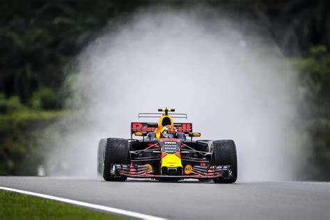 how many rpms to f1 formula cars rev to