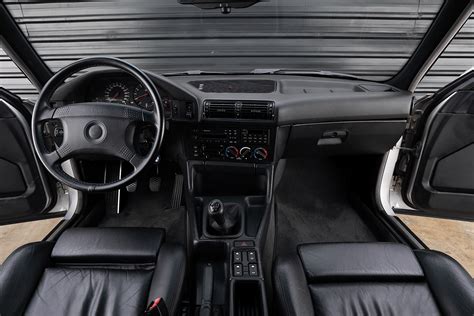 Bmw E34 M5 1993 Na Cor Prata Com Interior Preto Em Couro