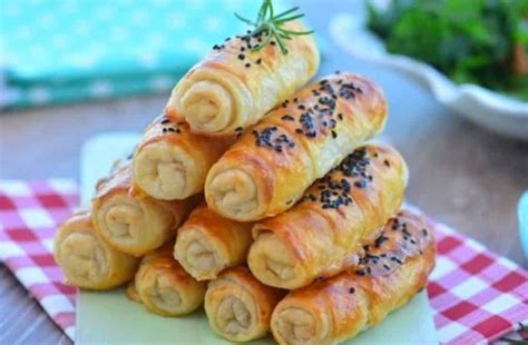 Hazır Yufkadan Unlu Çıtır Börek Tarifi