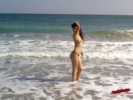 Brunette Romanian Babe At Homemoviestube