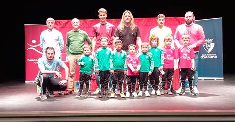 Osasuna visitó las sedes de la escuela de fútbol de Peralta Caparroso