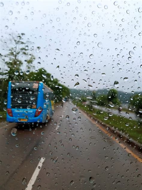 drizzling   board stock image image  rain drizzling