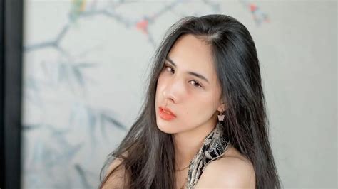 6 Potret Latisa Maura Anak Perempuan Cut Sarra Yang Jarang Tersorot Penampilannya Makin Hot