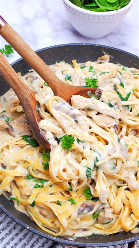 Chicken And Spinach Fettuccine Alfredo