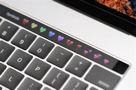Hands-on with Apple's new Touch Bar MacBook Pro | TechCrunch