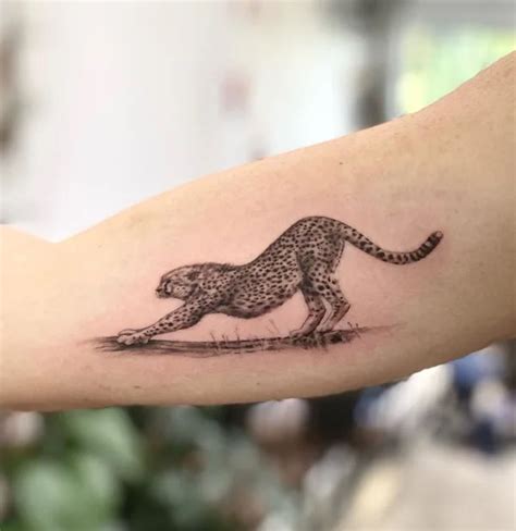 Sexy Cheetah Thigh Tattoos