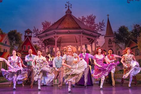 How club859 manages to book the most popular DJs weekly 25