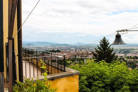 Bergamo Intre Doua Zboruri Cum Ajungi De La Aeroport Si Ce Cazare Iti