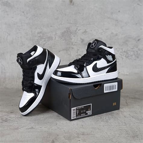 Jual NIKE AIR JORDAN 1 MID CARBON FIBER ALL STAR BLACK WHITE Shopee