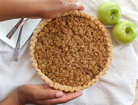 Green Apple Crumble Pie {How to Video} - Whip it like Butter