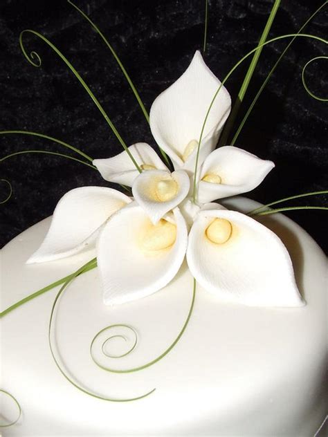 Calla Lily Wedding Cake Cake By Isabelle Young Cakesdecor