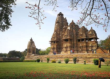 Vishwanath Temple, Khajuraho, India: History, Timings, Entry Fee