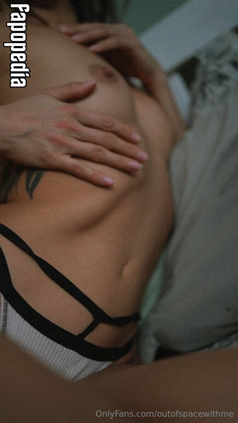 Vikioutofspace Nude OnlyFans Leaks Photo 6337259 Fapopedia