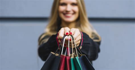 Como ser personal shopper Conheça os diferenciais desta profissão