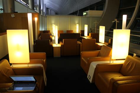 First Class Lounge Guides Lufthansa Senator Lounge Dubai