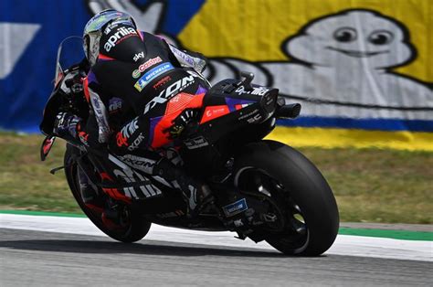 Kalahkan Pecco Bagnaia Aleix Espargaro Sabet Pole Position Di