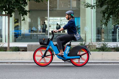 Paris cité reine des vélos électriques en libre service