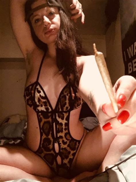 f smoking buddy pussy eating slave is necessaryÂ â Porn Pic