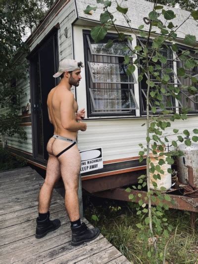 Post Bare Naked Nude Men Tumblr Tumbex