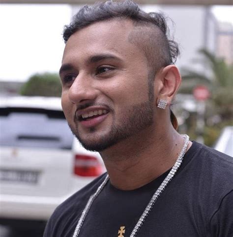 Yo Yo Honey Singh Singer Age Height Weight Wife Net Worth And Bio Celebrityhow